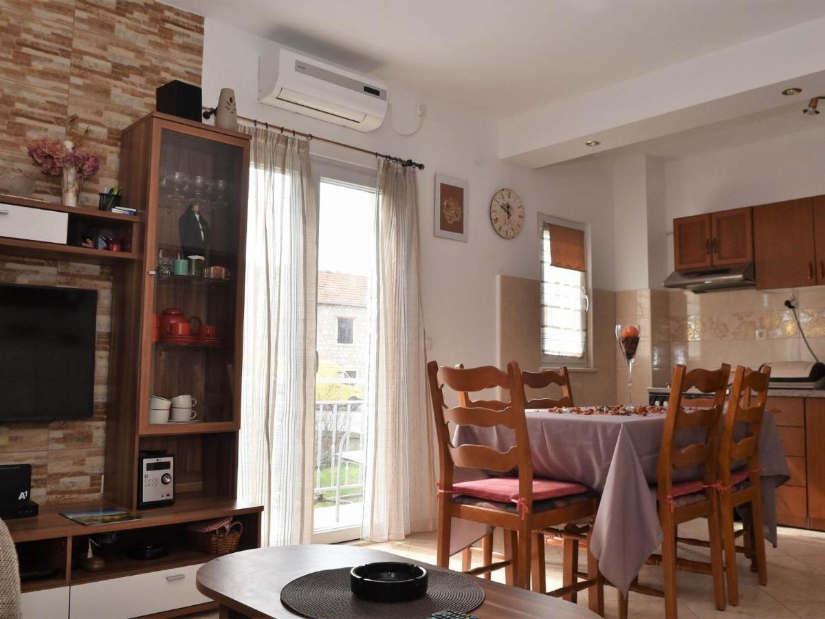 Apartment Manigo ซูเปตาร์ ภายนอก รูปภาพ