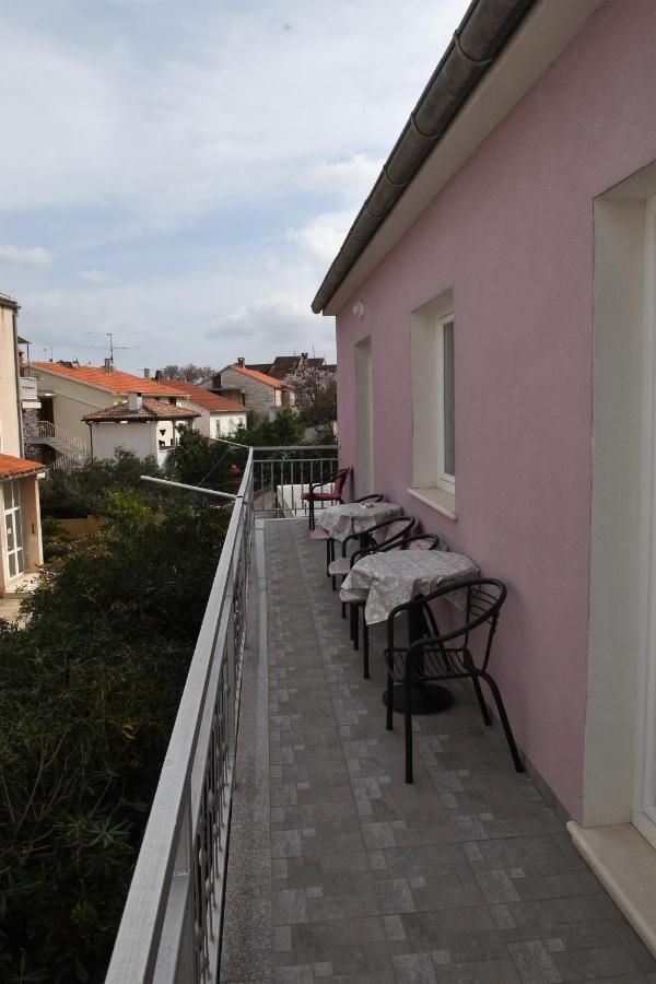 Apartment Manigo ซูเปตาร์ ภายนอก รูปภาพ