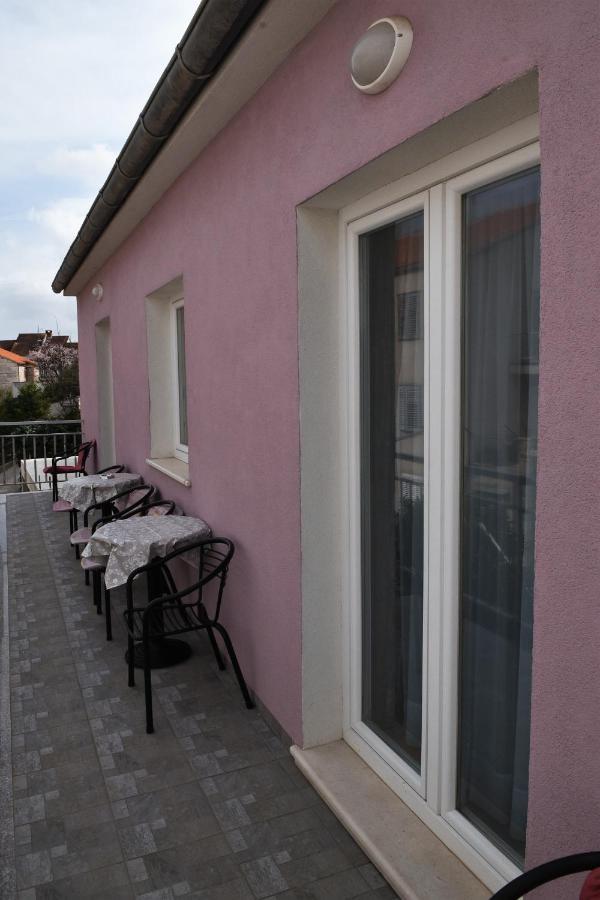 Apartment Manigo ซูเปตาร์ ภายนอก รูปภาพ